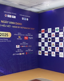 Không gian sự kiện