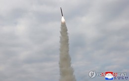 Triều Tiên thử tên lửa hành trình trước khi ông Trump đến Hàn Quốc