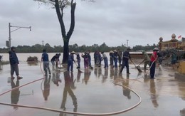 TP Huế: Dọn vệ sinh môi trường, khôi phục nhịp sống sau lũ