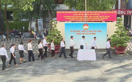 Ủy ban MTTQ Việt Nam TP. Hồ Chí Minh ủng hộ đồng bào thiệt hại do bão số 10