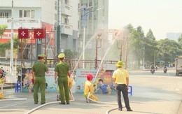 Sinh viên hóa thân chiến sĩ chữa cháy tại hội thao PCCC năm 2025