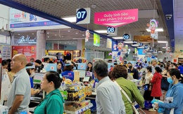 Gia Lai: Siêu thị kín người mua thực phẩm dự trữ trước bão số 13 Kalmaegi