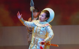 Cô bé miền Nam mang cải lương "chạm" trái tim khán giả Hà Nội