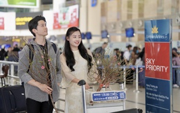 Vietnam Airlines vận chuyển mai đào Tết Nguyên đán Bính Ngọ 2026