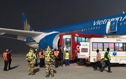 Máy bay Vietnam Airlines hạ cánh khẩn cấp tại Ấn Độ cấp cứu khách