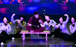 Nghệ nhân xẩm Bùi Công Sơn: Gen Z “hái lộc” cổ phong