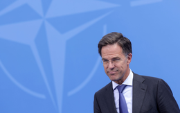 NATO: Hàng chục quốc gia đang phối hợp mở lại eo biển Hormuz