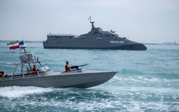 Iran bắt giữ 2 tàu tại Eo biển Hormuz