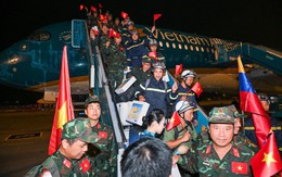 Vietnam Airlines đón đoàn cán bộ, chiến sĩ hoàn thành nhiệm vụ tại Venezuela