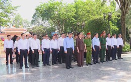 Chủ tịch Quốc hội viếng nghĩa trang và tượng đài Anh hùng Lực lượng vũ trang Nhân dân Võ Thị Sáu