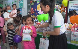 Trung Thu ấm áp đến với bệnh nhi đang điều trị tại Bệnh viện Nhi Đồng 1