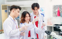 Từ năm 2024, nhiều ngành học khối sức khỏe được miễn toàn bộ học phí