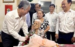 Lãnh đạo TP.HCM thăm, chúc thọ người cao tuổi tiêu biểu nhân Ngày truyền thống Người cao tuổi Việt Nam