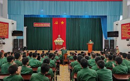 Đoàn Ủy ban MTTQ Việt Nam TP.HCM thăm và động viên các chiến sĩ tân binh năm 2023