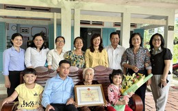 Hội đồng nhân dân TP.HCM thăm người cao tuổi