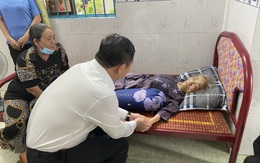 Phó chủ tịch UBND TP.HCM Dương Anh Đức thăm người cao tuổi