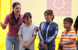 "Mái ấm gia đình Việt": Phương Trinh Jolie bật khóc khi thấy mình trong cô bé mồ côi