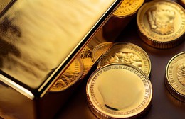 Thị trường ngày 10/11/2025: Vàng neo giá mức cao, xăng dầu có xu hướng đi ngang