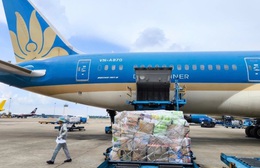 Vietnam Airlines tiếp tục vận chuyển miễn phí hàng hóa hỗ trợ đồng bào vùng lũ miền Trung