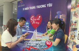 Người dân TP. Hồ Chí Minh chung tay ủng hộ đồng bào miền Trung tại các nhà ga Metro