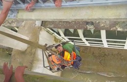 Kịp thời cứu sống một nam sinh lớp 11 nhảy đập tự tử tại Gia Lai