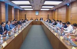 Đại biểu Quốc hội góp ý dự thảo Văn kiện Đại hội XIV của Đảng