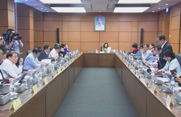 Quốc hội thảo luận các dự thảo luật sửa đổi về thuế