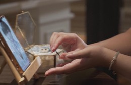 Nhật Bản: Nghe lời A.I. chia tay hôn phu, kết hôn với bạn trai ảo