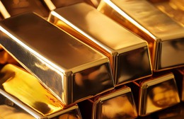 Thị trường ngày 10/1: Giá vàng đảo chiều tăng mạnh, xăng dầu phục hồi do lo ngại rủi ro nguồn cung