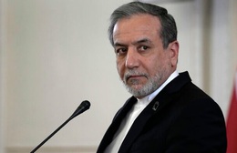 Căng thẳng Mỹ - Iran: Tehran "vừa đấm vừa xoa", ông Trump dọa áp thuế 25% lên đối tác của Iran