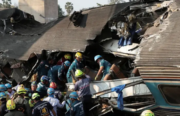 Cần cầu rơi tại Thái Lan, hàng chục người thiệt mạng