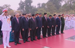 Đại biểu dự Đại hội XIV của Đảng vào Lăng viếng Chủ tịch Hồ Chí Minh