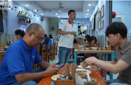 Người chung quanh ta - Tập 11: Quán cơm "nuôi" lớn ước mơ của sinh viên nghèo