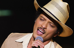 ''I just might'' giúp Bruno Mars lập cột mốc mới trên Billboard Hot 100