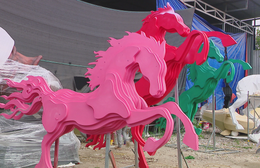 Xưởng chế tác linh vật Đường hoa Nguyễn Huệ Tết Bính Ngọ 2026