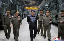 Chủ tịch Triều Tiên Kim Jong Un giám sát vụ phóng thử các tên lửa siêu vượt âm