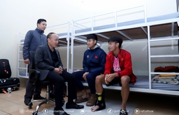 Lãnh đạo LĐBĐ Việt Nam đến thăm và động viên cầu thủ U23 đang điều trị chấn thương