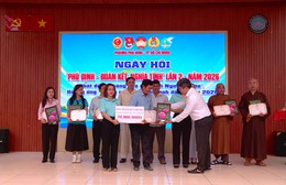 TP. Hồ Chí Minh trao phương tiện sinh kế, hỗ trợ 305 hộ cận nghèo