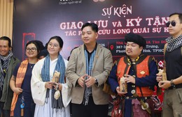 Tác giả "Cửu Long Quái Sự Ký" giao lưu, ký tặng sách cho độc giả