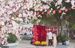 Tết qua lăng kính người trẻ: Giữ truyền thống theo cách của thời đại mới