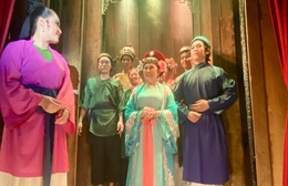 Ngồi bệt ở gánh cải lương 5 không