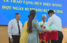 Phường Phú Định trao tặng Huy hiệu Đảng đợt 3/2