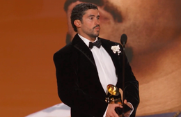 Bad Bunny làm nên lịch sử ở Grammy 2026