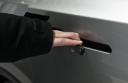 Trung Quốc cấm tay nắm cửa ẩn trên xe điện