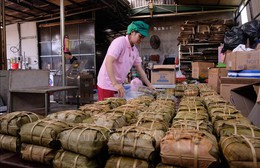 Nhộn nhịp mùa sản xuất bánh, mứt, quà quê Tết