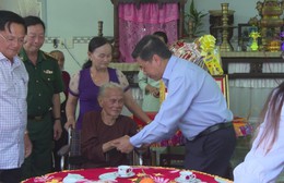 TP. Hồ Chí Minh: Thăm hỏi và mừng thọ các cụ tròn 100 tuổi tại huyện Cần Giờ