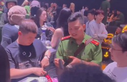 Đột kích quán bar phường Cầu Ông Lãnh phát hiện 17 trường hợp dương tính ma túy