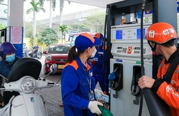 Tiếp tục chi Quỹ bình ổn, giữ nguyên giá xăng dầu