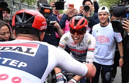 Paul Magnier thắng chặng mở màn Giro d'Italia 2026 trong hỗn loạn