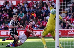 Elliot Anderson tỏa sáng giúp Nottingham Forest giữ hy vọng trụ hạng